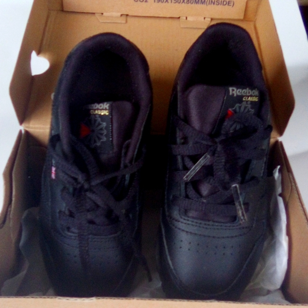 Reebok Classic Leather Running Shoes in Black for Toddler Boy
